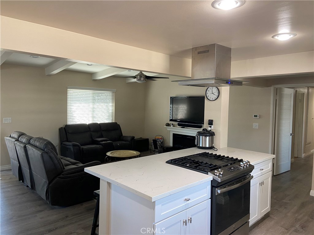 MLS #OC25265271 image #1