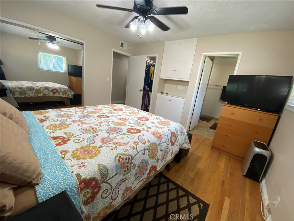 MLS #OC25265271 image #10