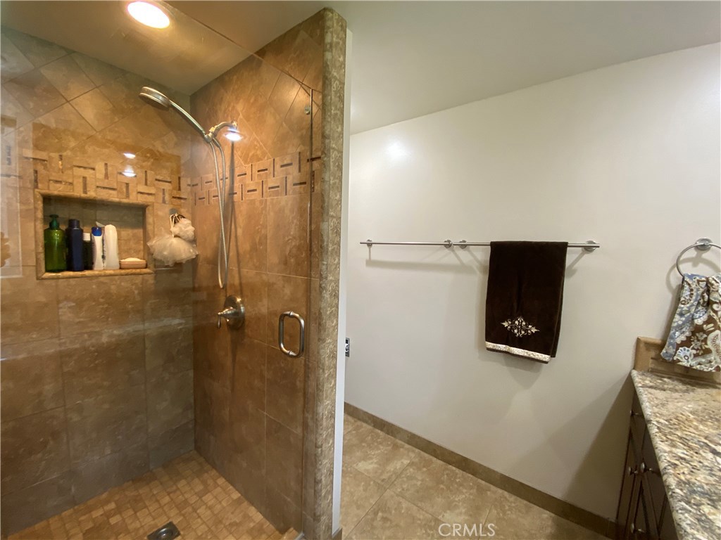 MLS #OC25265271 image #12