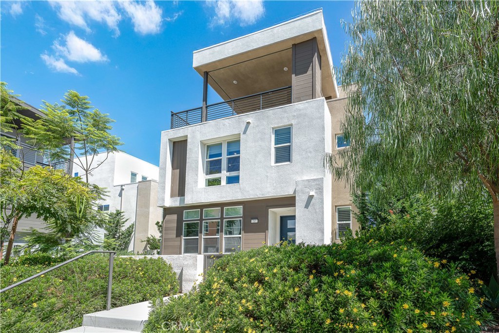 MLS #OC25265297 image #1