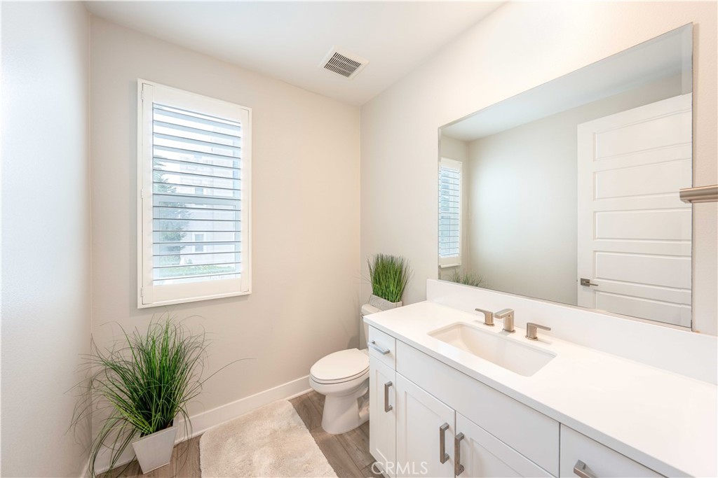 MLS #OC25265297 image #10