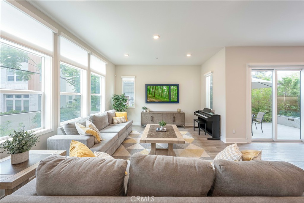 MLS #OC25265297 image #3