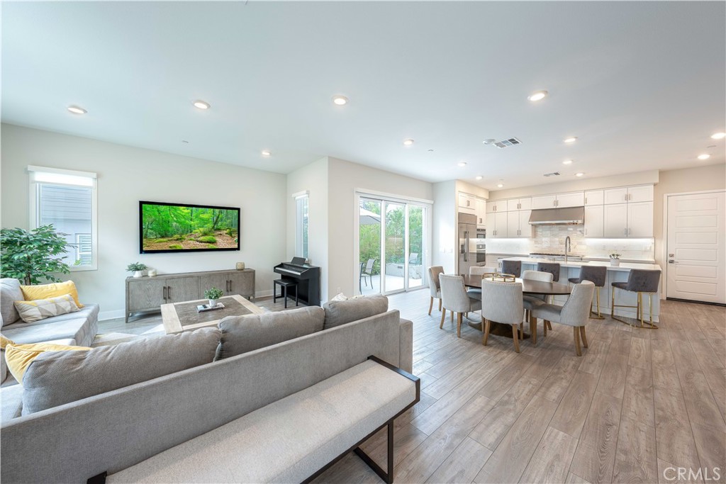 MLS #OC25265297 image #4