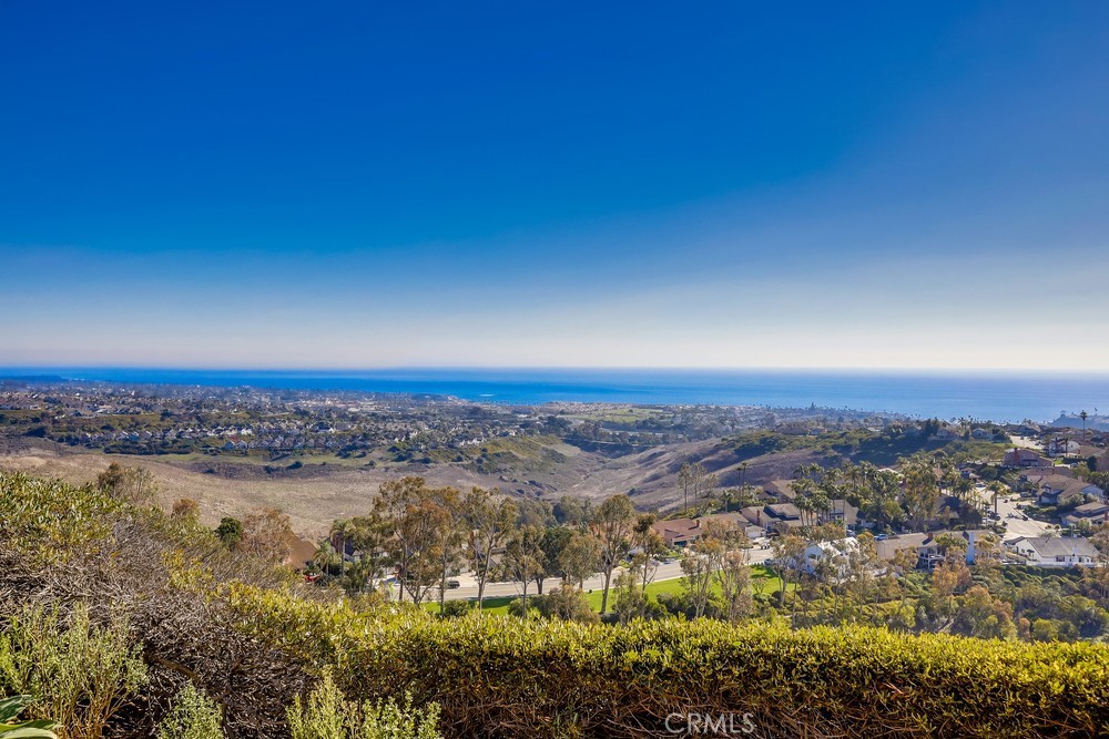 MLS #OC25265308 image #2