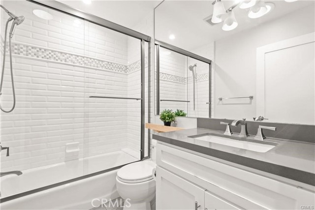 MLS #OC25265314 image #16