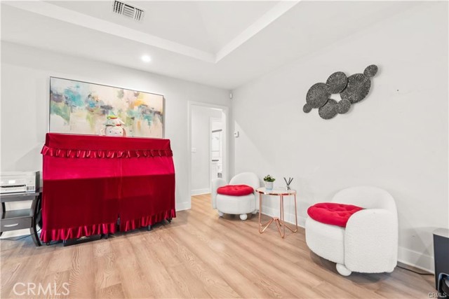 MLS #OC25265314 image #3