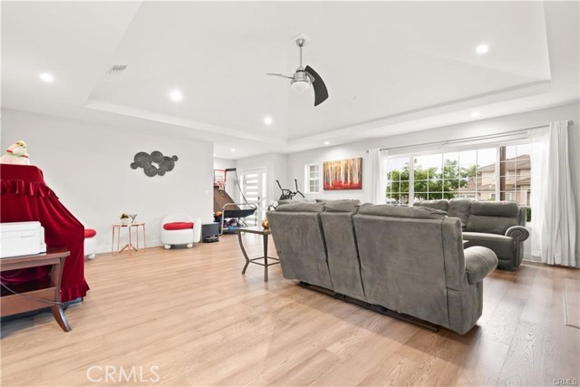 MLS #OC25265314 image #4