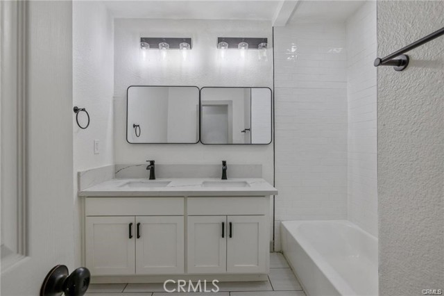 MLS #OC25265333 image #9