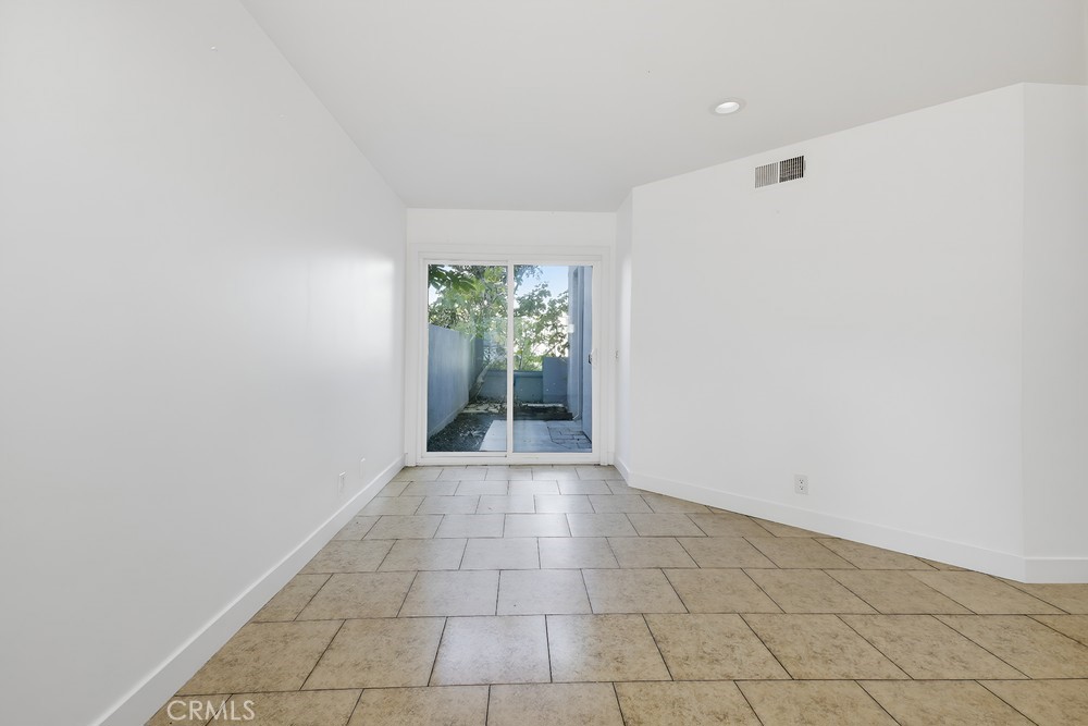 MLS #OC25265351 image #10