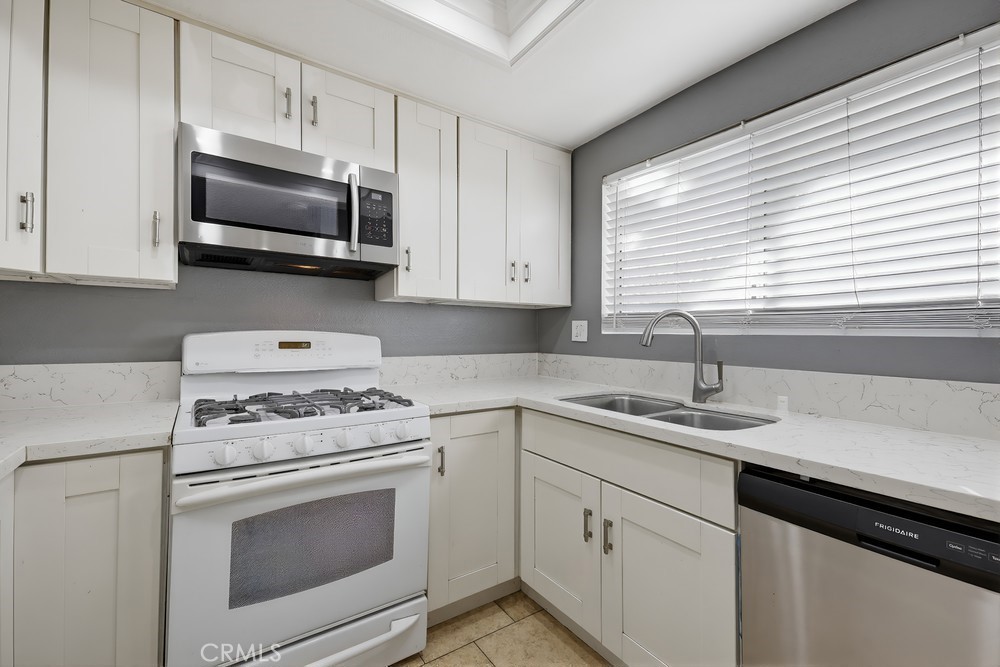 MLS #OC25265351 image #14