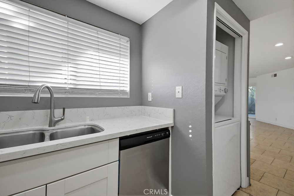 MLS #OC25265351 image #15