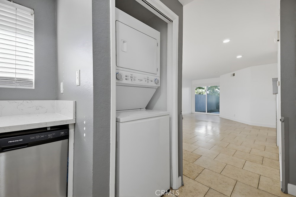 MLS #OC25265351 image #16