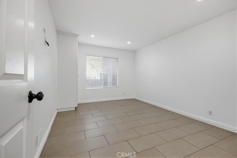 MLS #OC25265351 image #19