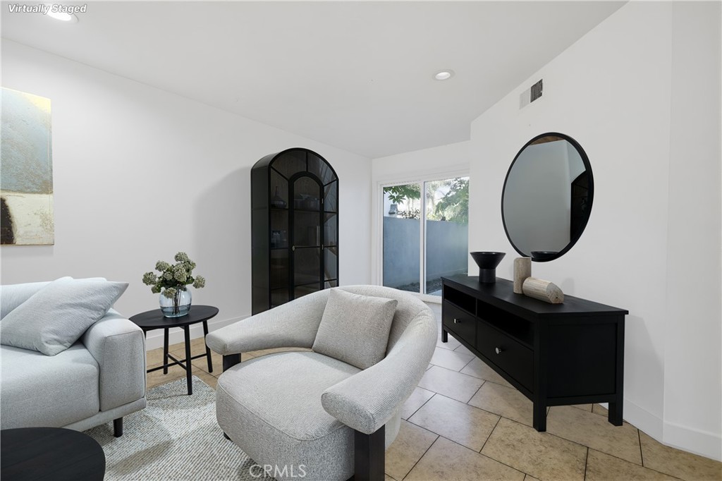 MLS #OC25265351 image #2