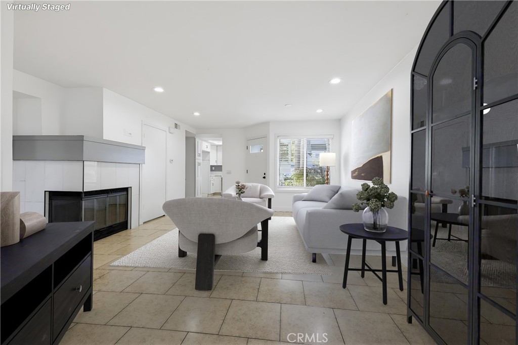 MLS #OC25265351 image #3