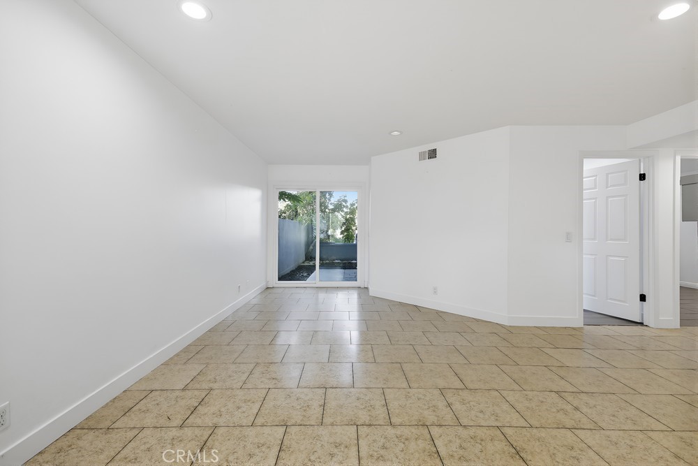 MLS #OC25265351 image #5