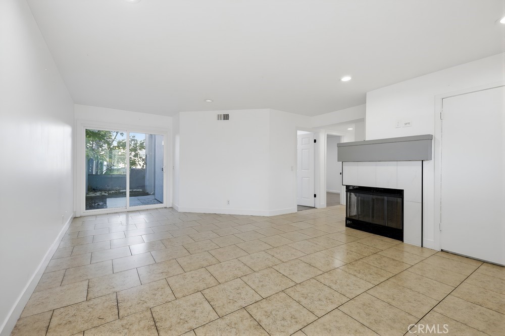 MLS #OC25265351 image #6