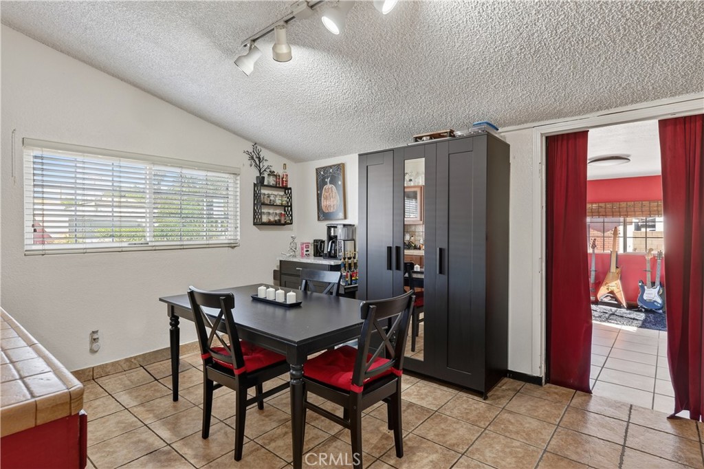 MLS #OC25265367 image #17