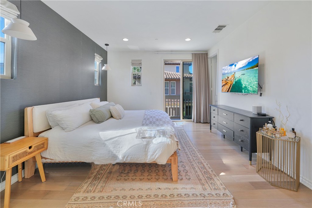 MLS #OC25265409 image #22