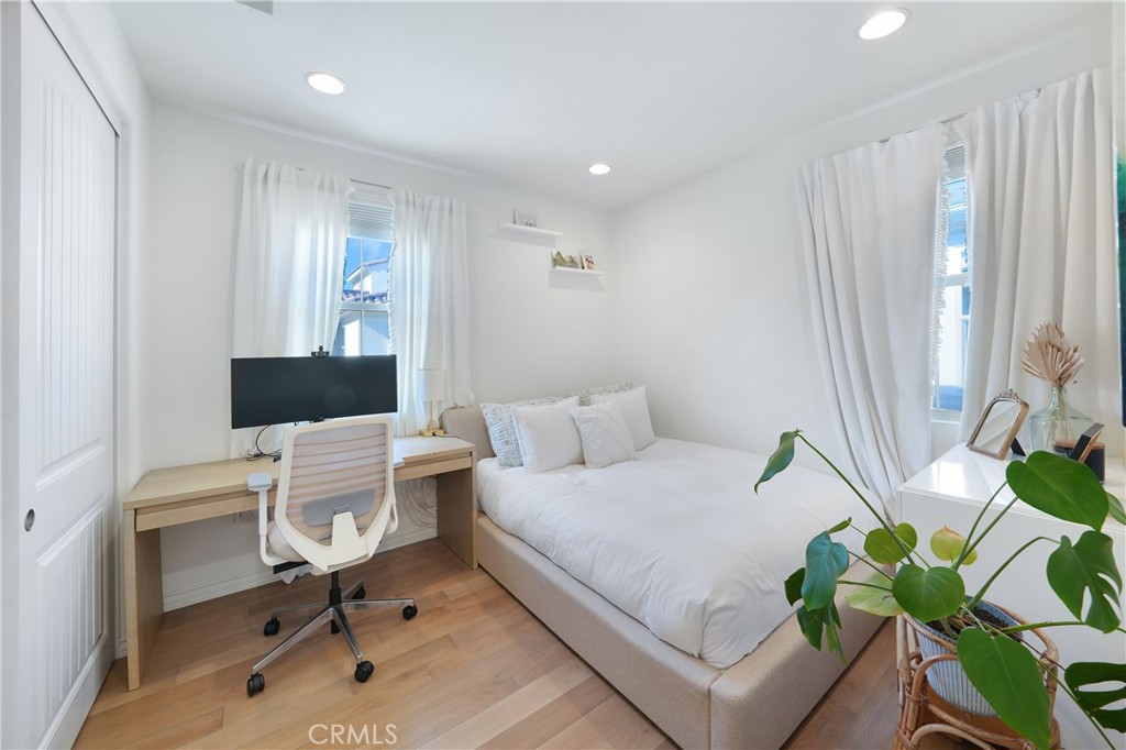 MLS #OC25265409 image #30