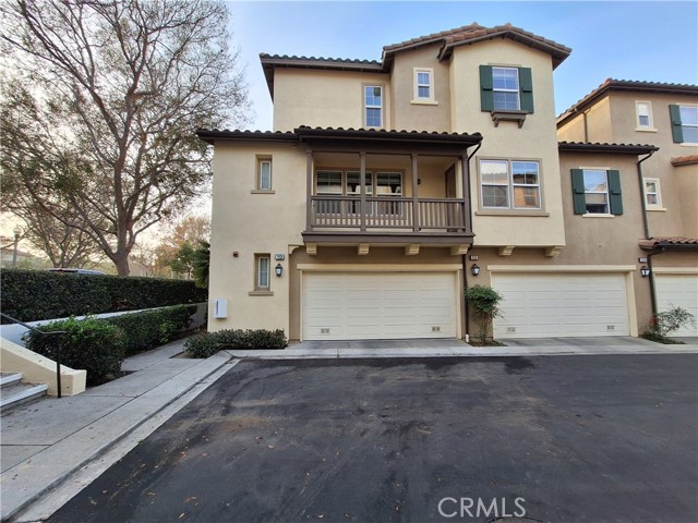 MLS #OC25265432 image #1