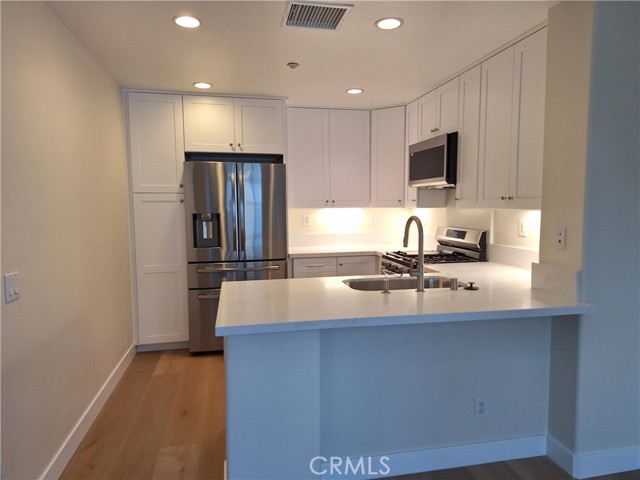 MLS #OC25265432 image #3