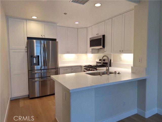 MLS #OC25265432 image #4