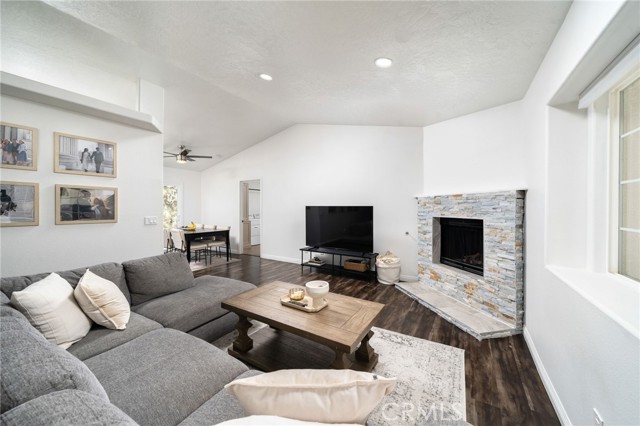 MLS #OC25265495 image #8