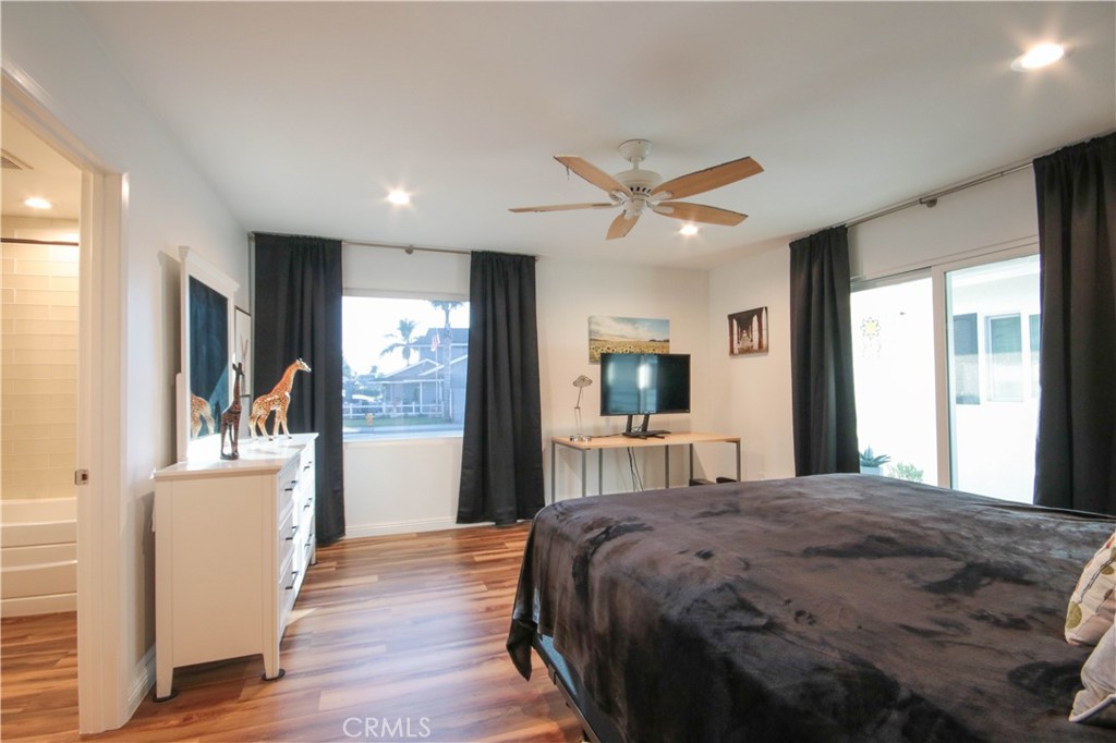 MLS #OC25265517 image #38