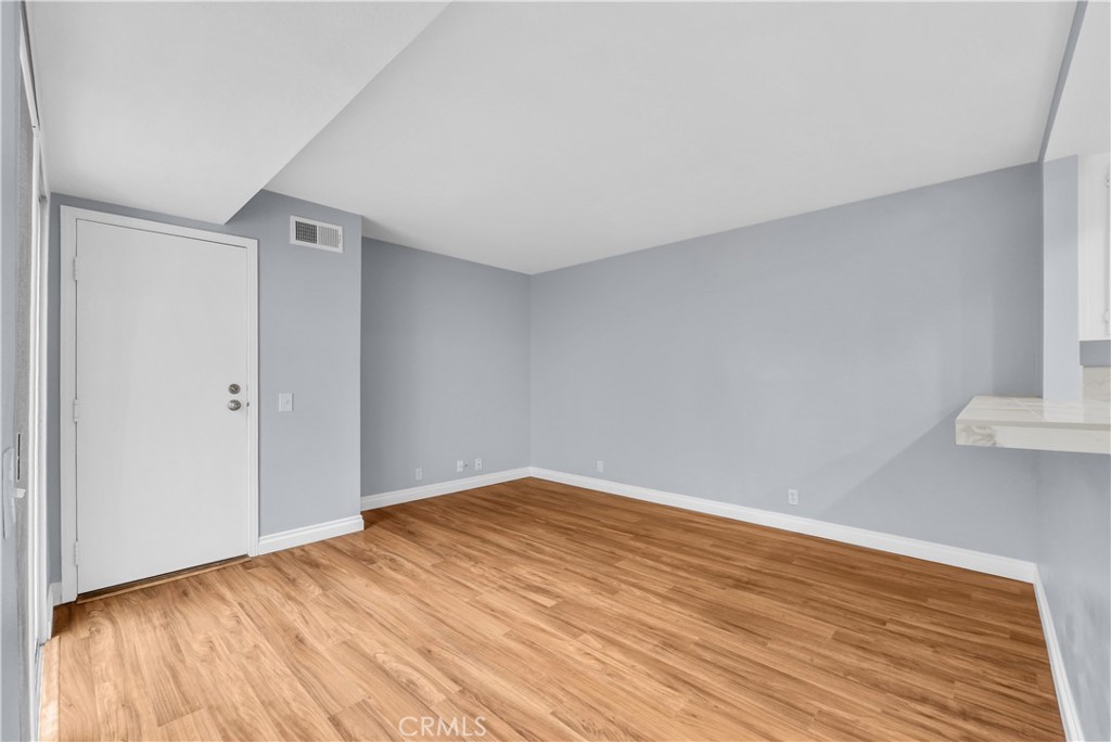 MLS #OC25265561 image #13