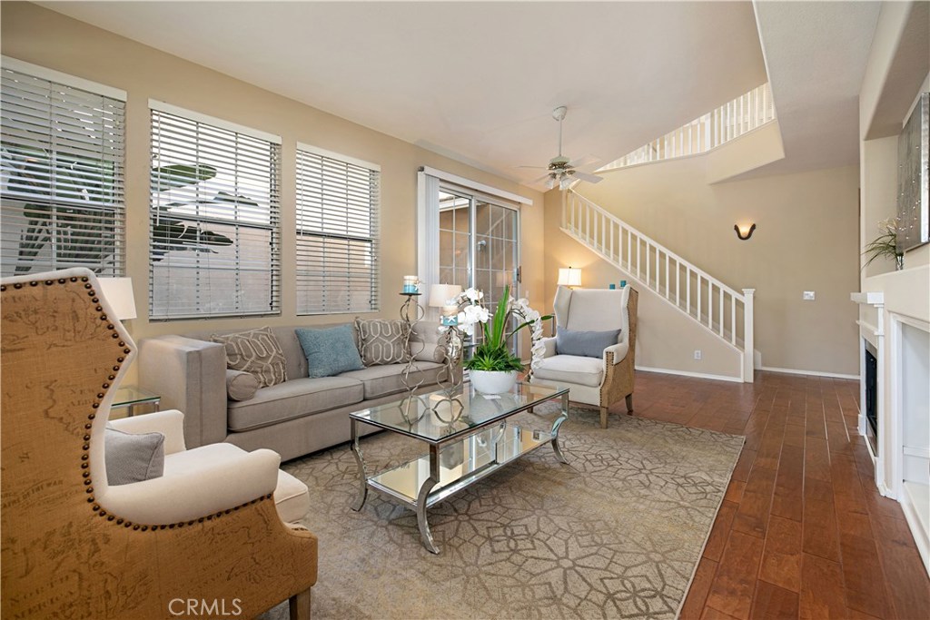 MLS #OC25265573 image #1