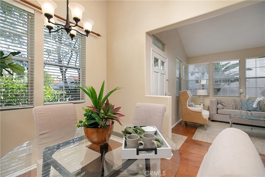 MLS #OC25265573 image #2