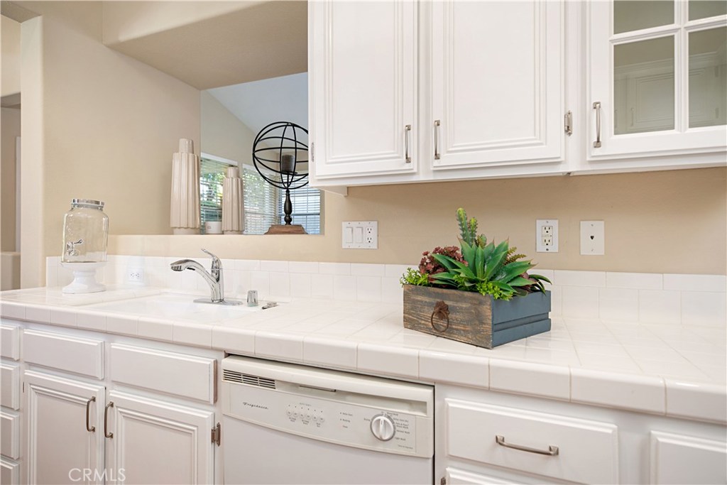 MLS #OC25265573 image #3