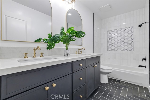 MLS #OC25265597 image #17