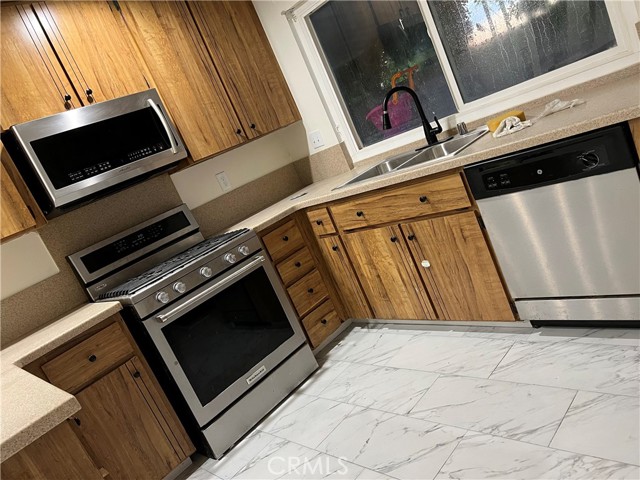 MLS #OC25265645 image #1