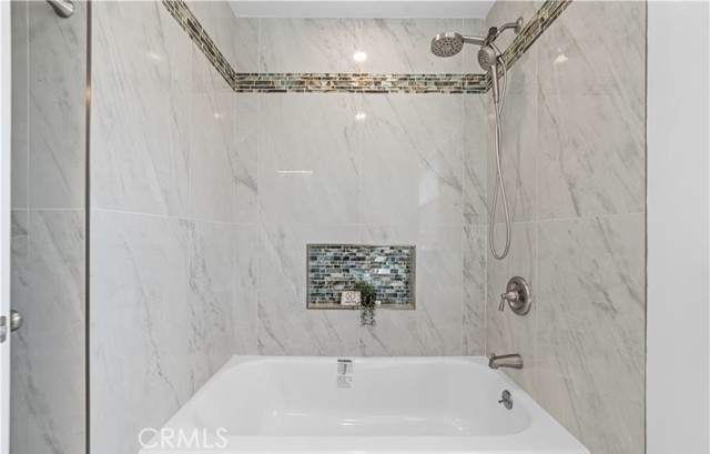 MLS #OC25265646 image #11