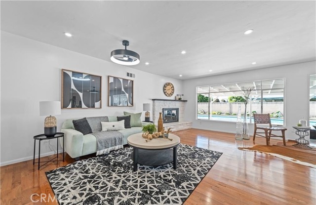 MLS #OC25265646 image #2