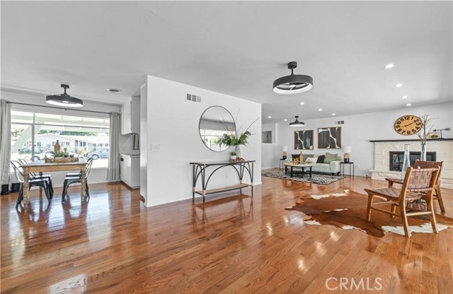 MLS #OC25265646 image #4