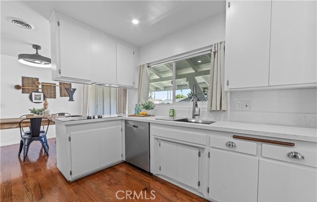 MLS #OC25265646 image #8