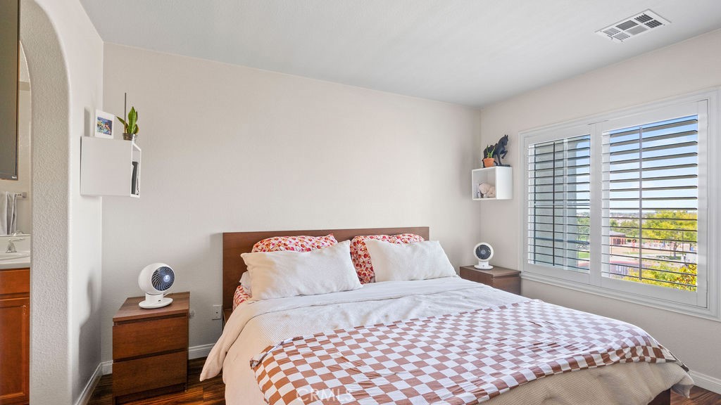 MLS #OC25265706 image #11