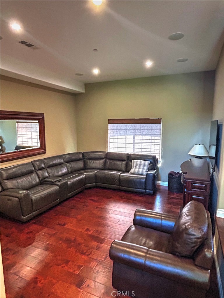 MLS #OC25265726 image #11