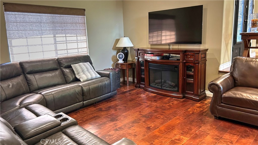 MLS #OC25265726 image #9