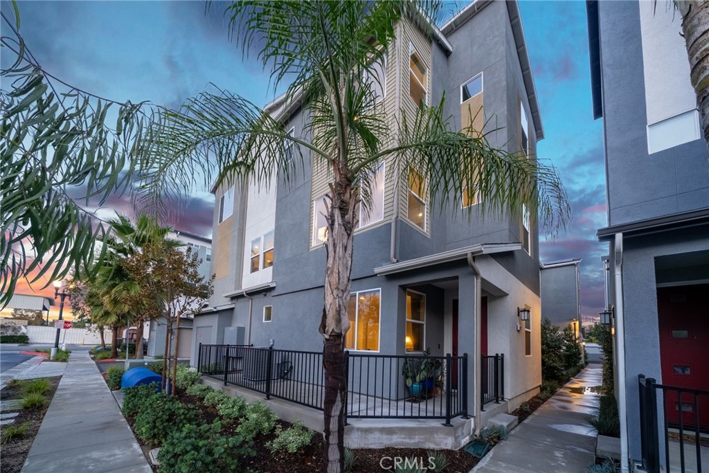 MLS #OC25265735 image #4