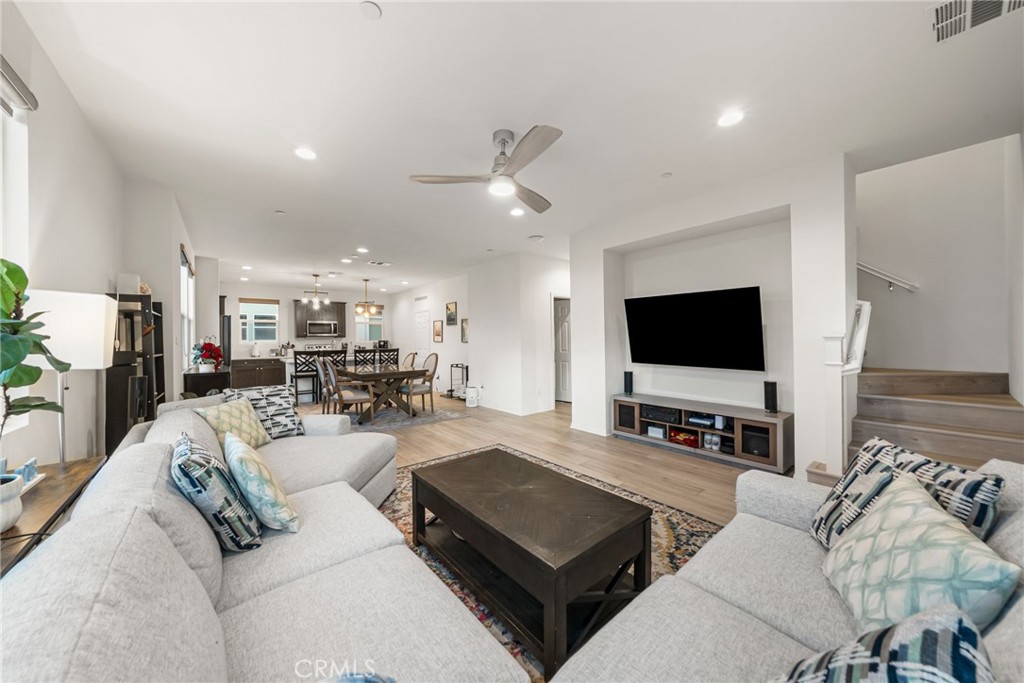 MLS #OC25265735 image #5