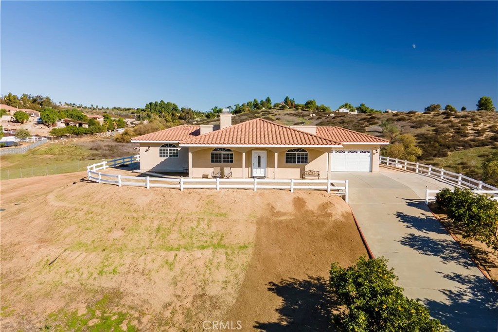 MLS #OC25265775 image #1