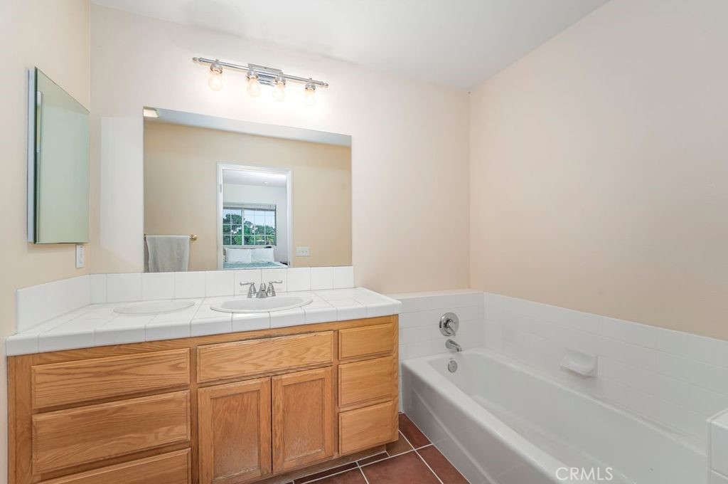 MLS #OC25265775 image #15