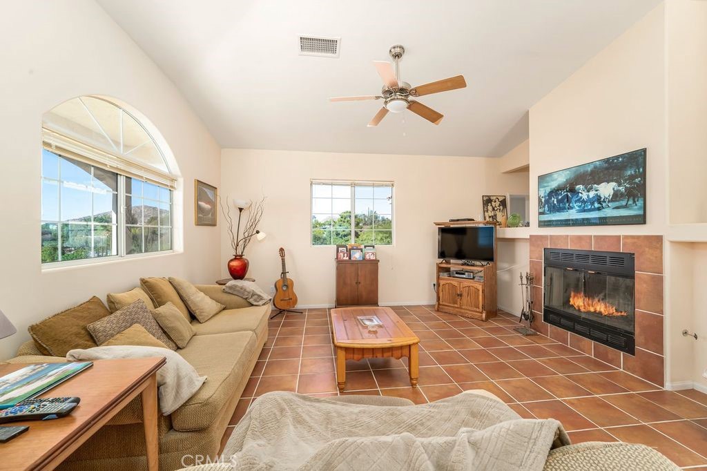 MLS #OC25265775 image #3