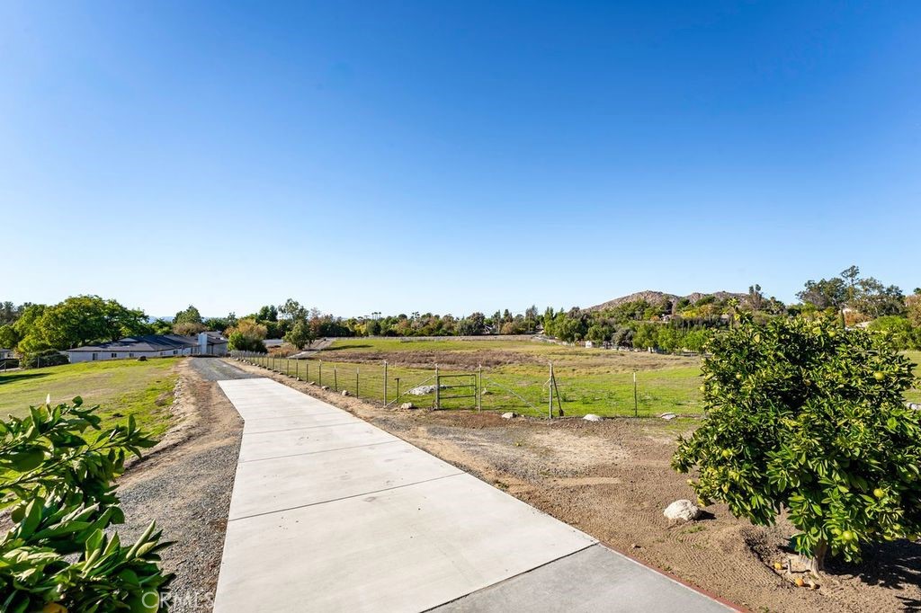 MLS #OC25265775 image #37