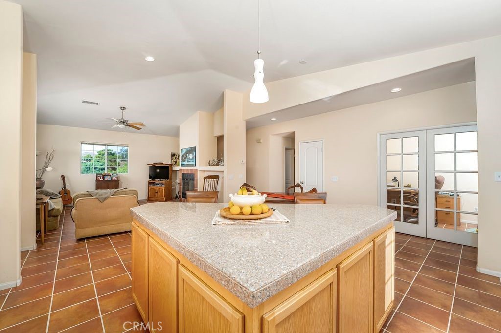 MLS #OC25265775 image #9