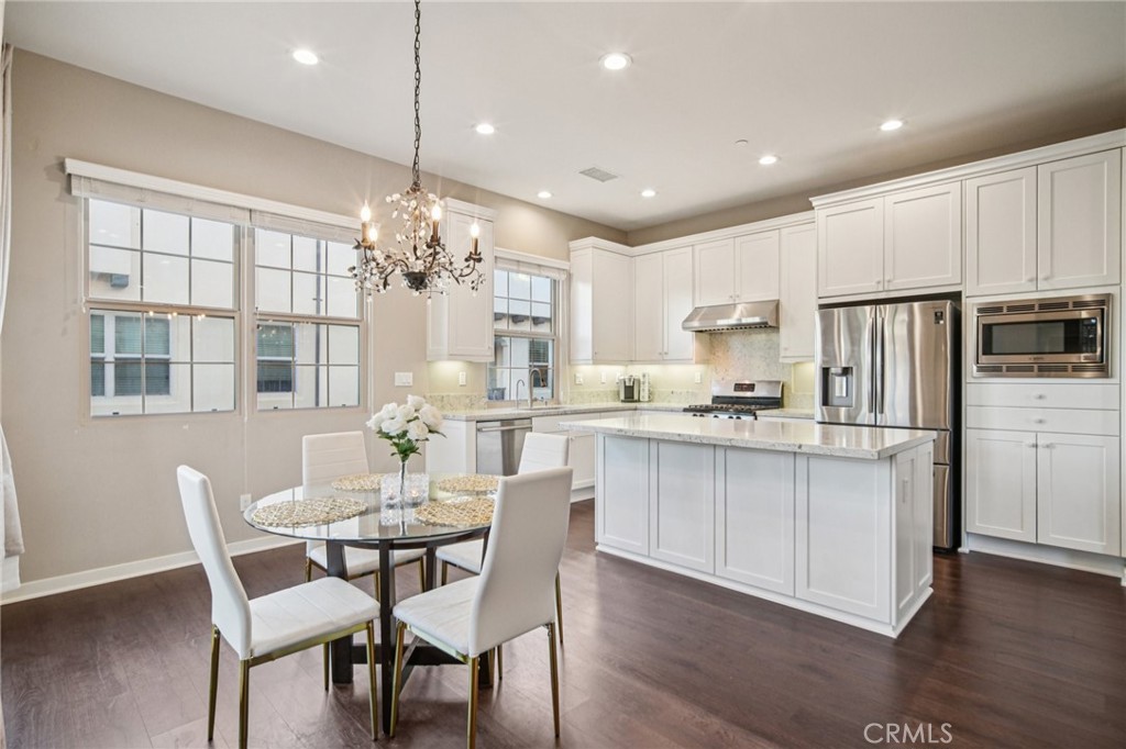 MLS #OC25265784 image #9